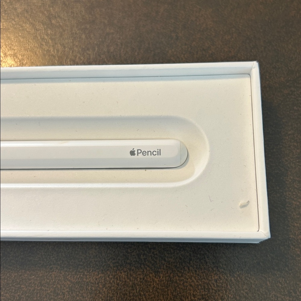Apple White Stylus for iPad - Picture 2 of 2
